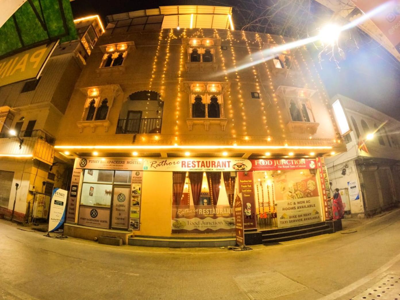 Funky Backpackers Hotel Udaipur Eksteriør billede
